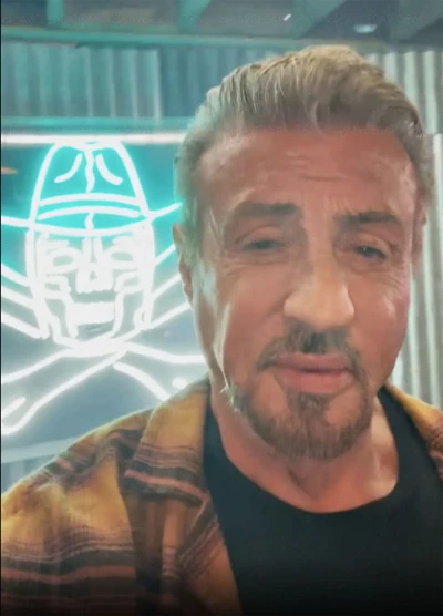 stallone-fait-ses-adieux-video-aux-expendables