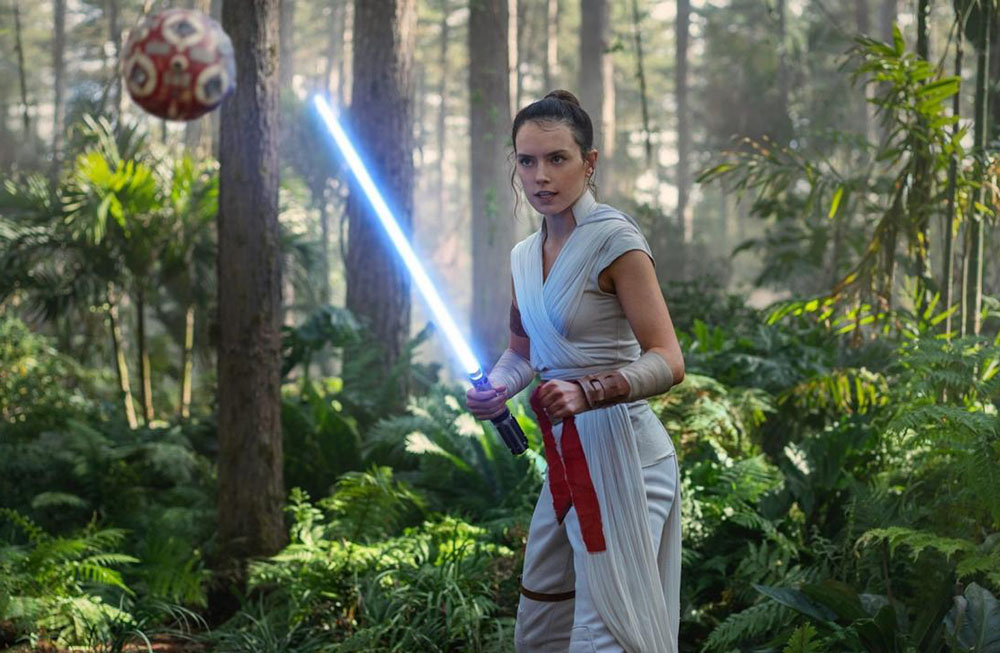 La nouvelle trilogie Star Wars avec Daisy Ridley légèrement&nbsp;décalée