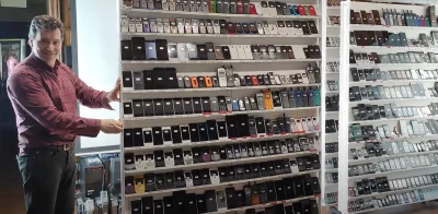 3-600-telephones-mobiles-collection-record-en-cours